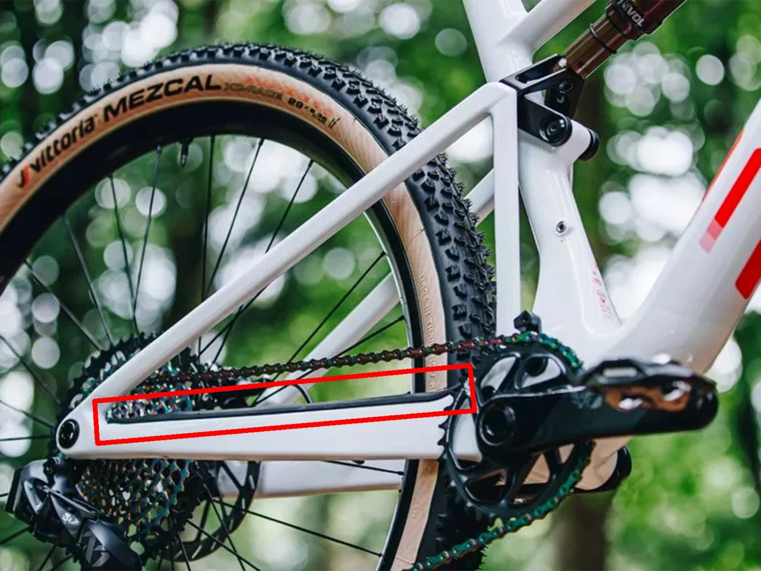 BMC Protection Base Cadre Fourstroke MY2023 - 30004137 2 BMC Protection Base Cadre Fourstroke MY2023 - 30004137 – Image 2