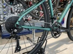 CANNONDALE Topstone 3 Vélo Gravel Turquoise 2023 10 CANNONDALE Topstone 3 Vélo Gravel Turquoise 2023 -BMC Soldes Boutique cannondale topstone 3 velo gravel turquoise 2023 4
