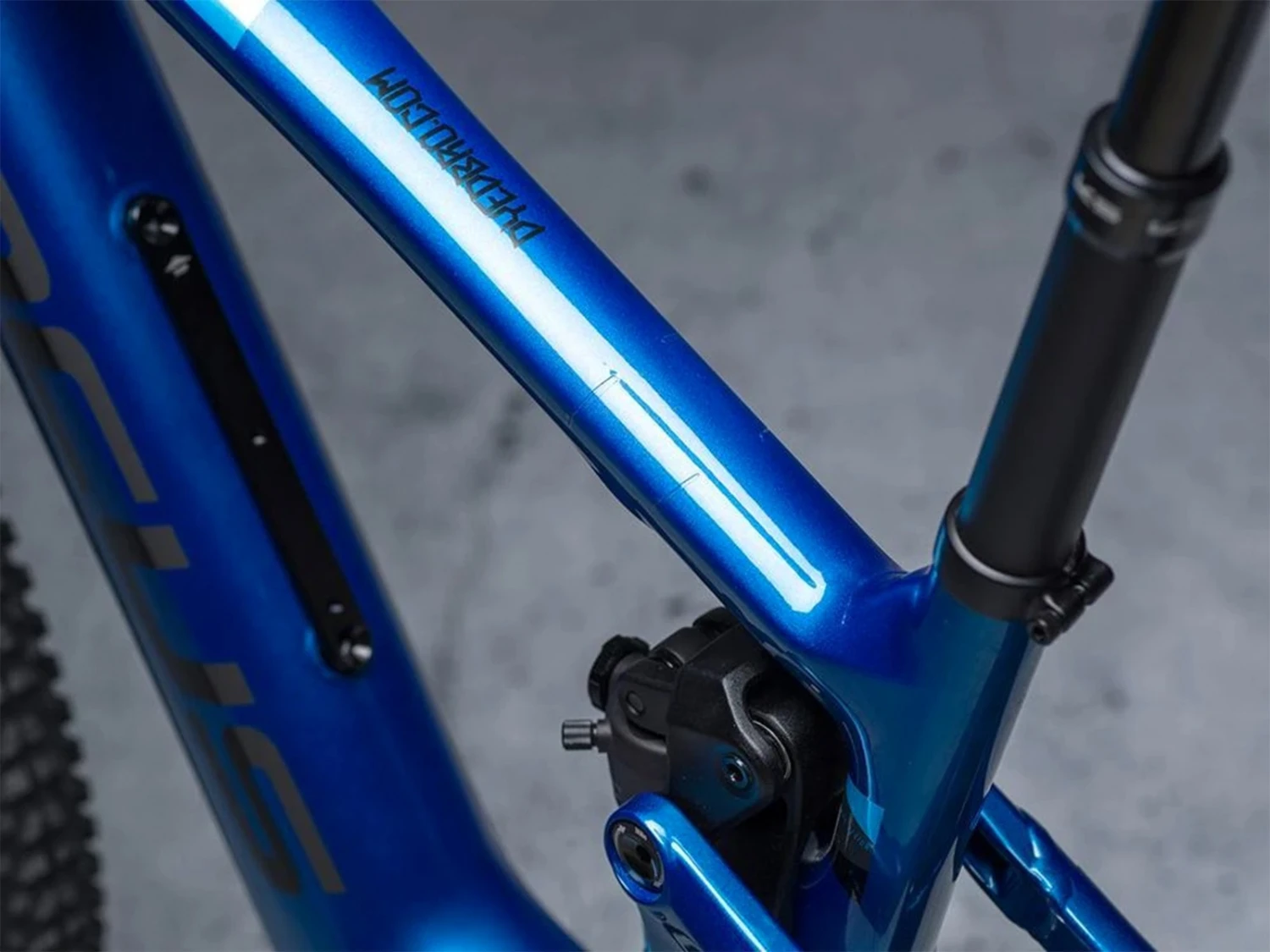 DYEDBRO Autocollant De Protection De Cadre VTT (transparent Brillant) 3 DYEDBRO Autocollant De Protection De Cadre VTT (transparent Brillant) – Image 3