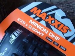 MAXXIS Minion DHF Pneu Souple MaxxGrip Dual Exo WT TR - 27,5 X 2,5 Pouces -BMC Soldes Boutique maxxis minion dhf pneu souple maxxgrip dual exo wt tr 275 x 25 pouces 4