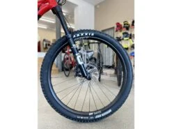 MONDRAKER Foxy R VTT All-Mountain Deep Purple / Flame Red 2022 -BMC Soldes Boutique mondraker foxy r vtt all mountain deep purple flame red 2022 6