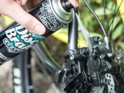 MUC-OFF Disc Brake Cleaner Dégraissant Disque - Aérosol 750ml -BMC Soldes Boutique muc off disc brake cleaner degraissant disque aerosol 750ml 5