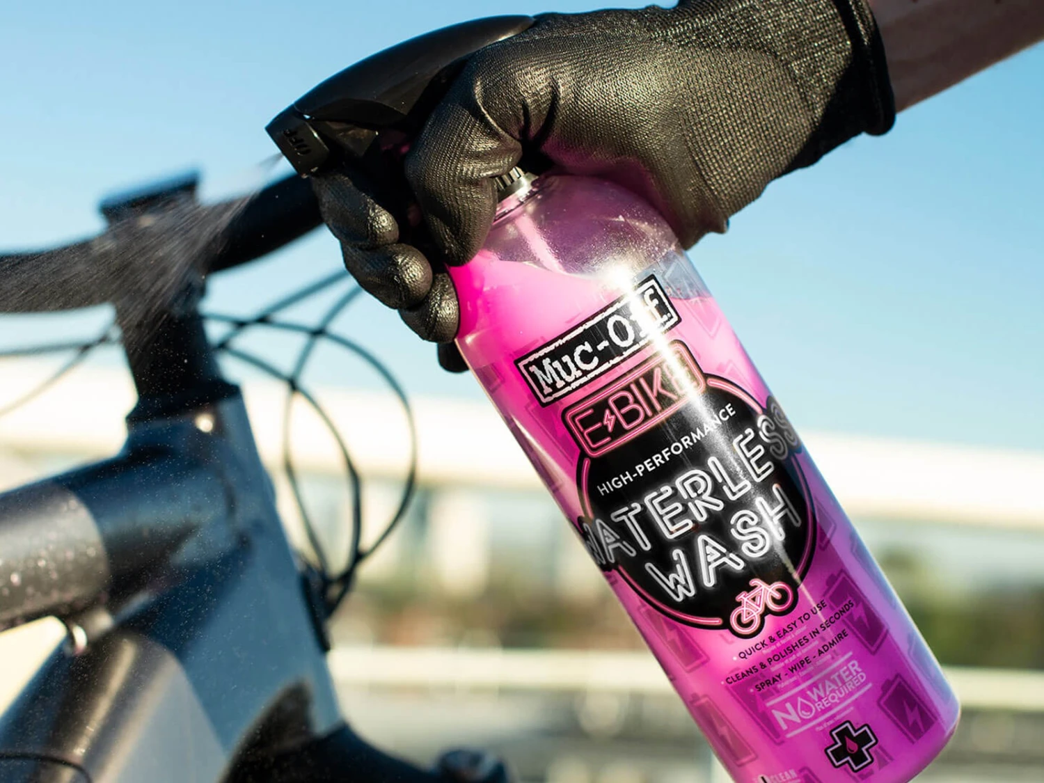 MUC-OFF EBike Waterless Wash Nettoyant à Sec Pour Vélo électrique - Spray 750ml 4 MUC-OFF EBike Waterless Wash Nettoyant à Sec Pour Vélo électrique - Spray 750ml – Image 4