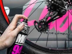MUC-OFF MO-94 Dégrippant / Lubrifiant - Aérosol 750ml -BMC Soldes Boutique muc off mo 94 degrippant lubrifiant aerosol 750ml 2