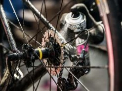 MUC-OFF MO-94 Dégrippant / Lubrifiant - Aérosol 750ml -BMC Soldes Boutique muc off mo 94 degrippant lubrifiant aerosol 750ml 3