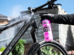 MUC-OFF Waterless Wash Nettoyant Sans Eau Haute Performance - Spray 750ml -BMC Soldes Boutique muc off waterless wash nettoyant sans eau haute performance spray 750ml 2