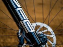 ROCKSHOX Fourche Zeb Ultimate 29'' Charger 3 RC2 Déport 44mm 170mm 2023 -BMC Soldes Boutique rockshox fourche zeb ultimate 29 charger 3 rc2 deport 44mm 170mm 2023 3